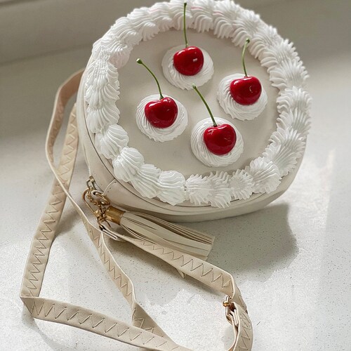 ChaCha - Kawaii Cherry Cake Plush Handbag