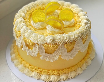 Fake vintage lemon cake