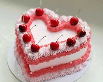 Heart vintage fake cake