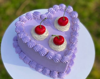 Fake vintage heart cake