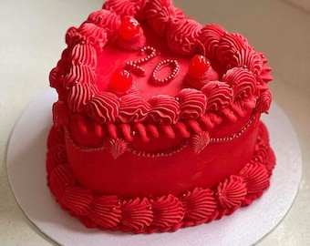 Fake vintage heart red cake