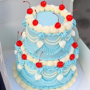 Zweistöckiger Party Fake Kuchen