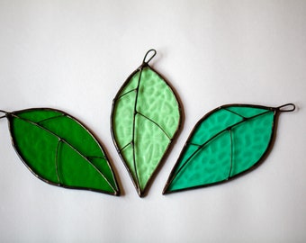 Green leaf stained glass suncatcher