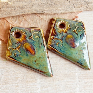 Dijes geométricos de filigrana, componentes de aretes de porcelana artesanal, suministros de joyería con forma de rombo de 1 agujero, dijes para manualidades DIY, cuentas de cerámica