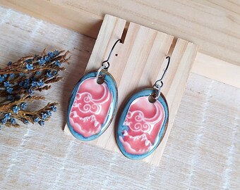 シンプルソウルの手描き風のロングダングリーイヤリング - Etsy 日本