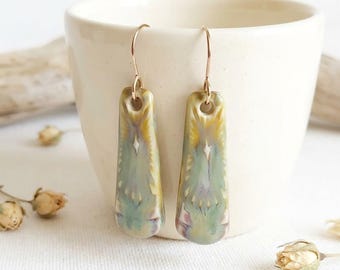 Orecchini a bastoncino in porcellana, orecchini vistosi e colorati, gioielli in ceramica artigianali fatti a mano