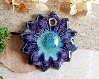 Artisan pendant Daisy flower, bohemian ceramic pendant, boho charm, handcrafted pendant, porcelain focal