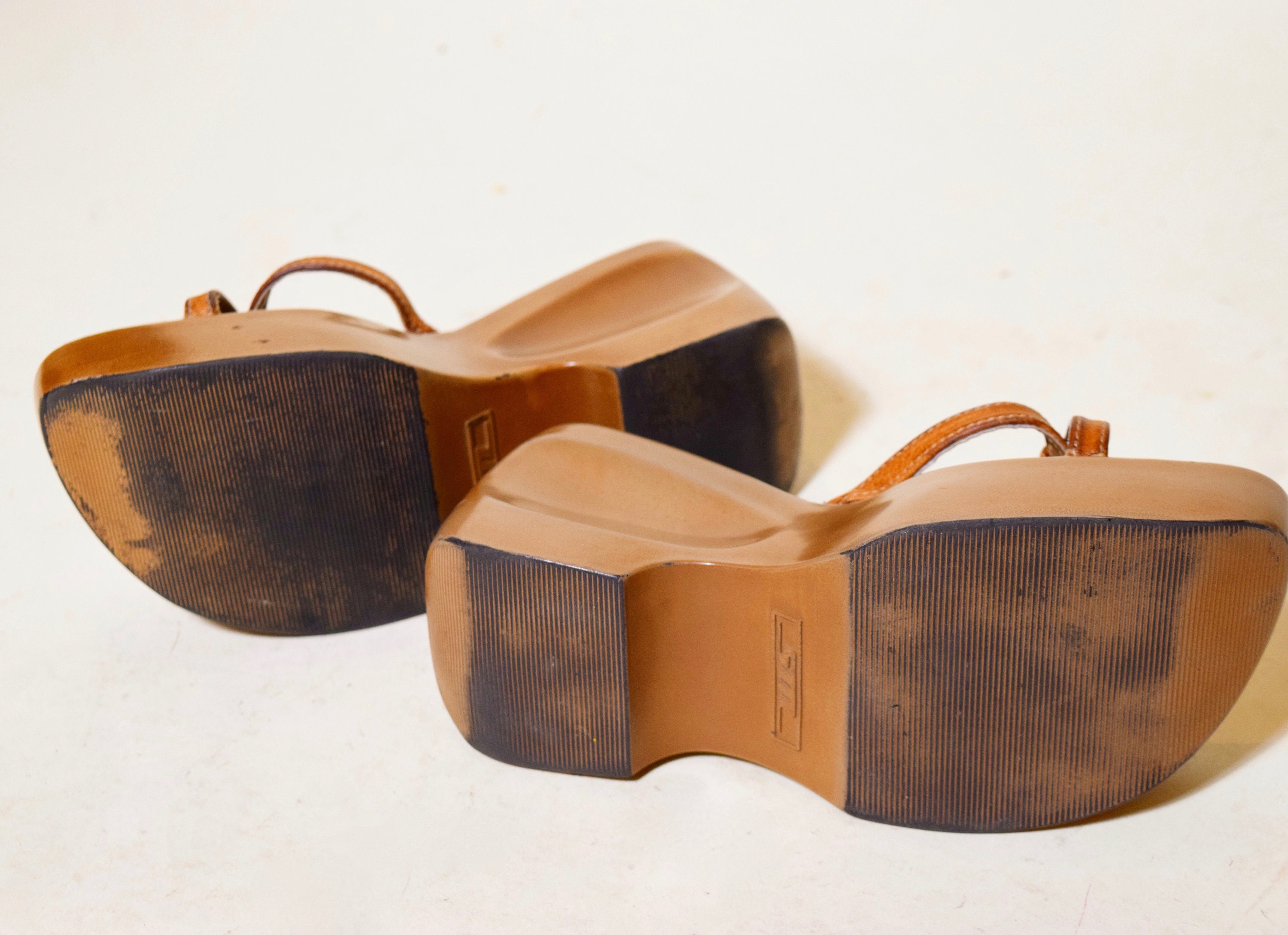 Vintage tan / brown platform open toe sandals - 3.5 heel 1.75 platform ...