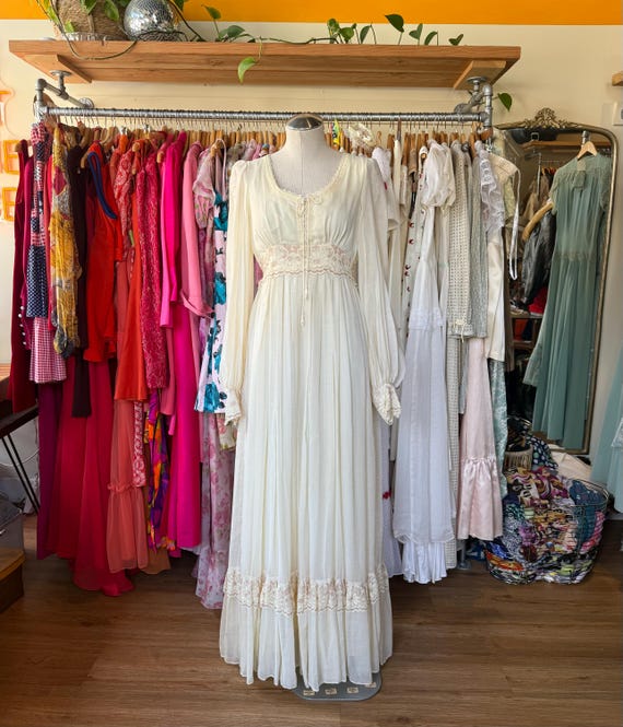 Rare vintage 1970s Gunne Sax cream colored
