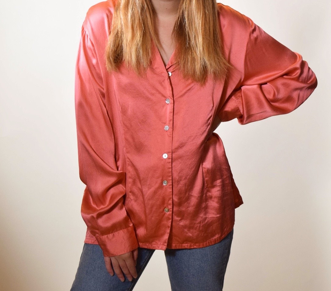 Authentic vintage classic blush rose pink silk button down blouse / night sleep shirt women's 