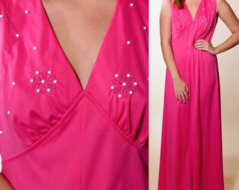 1960s authentic vintage sleeveless bright pink holiday/formal/evening maxi dress/gown with white beading women's size medium-large