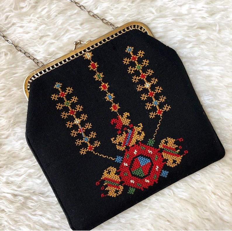 Vintage embroidered padded black evening outs with chain