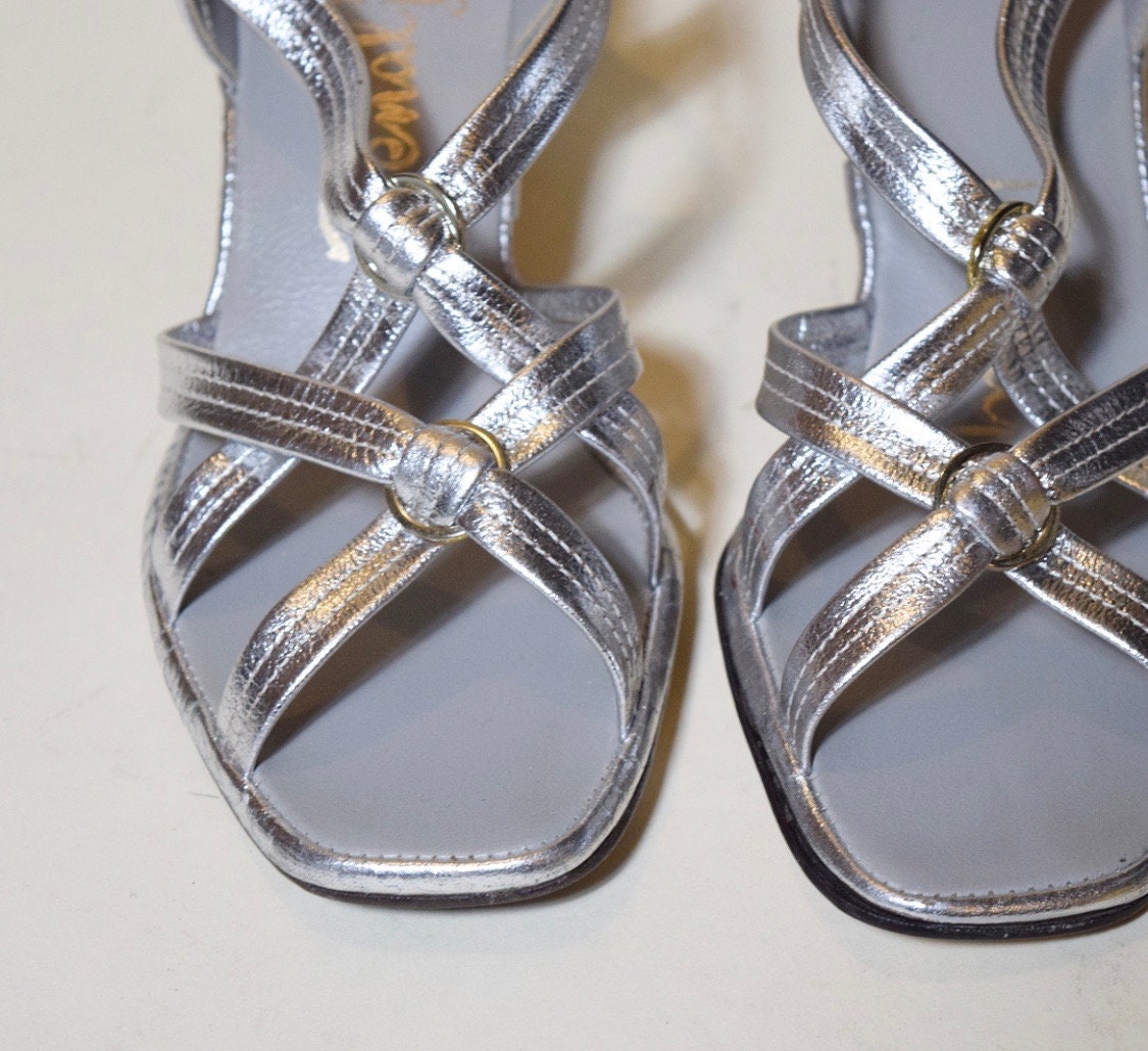 1960s-1970s authentic vintage silver strappy open top sandal strap ...