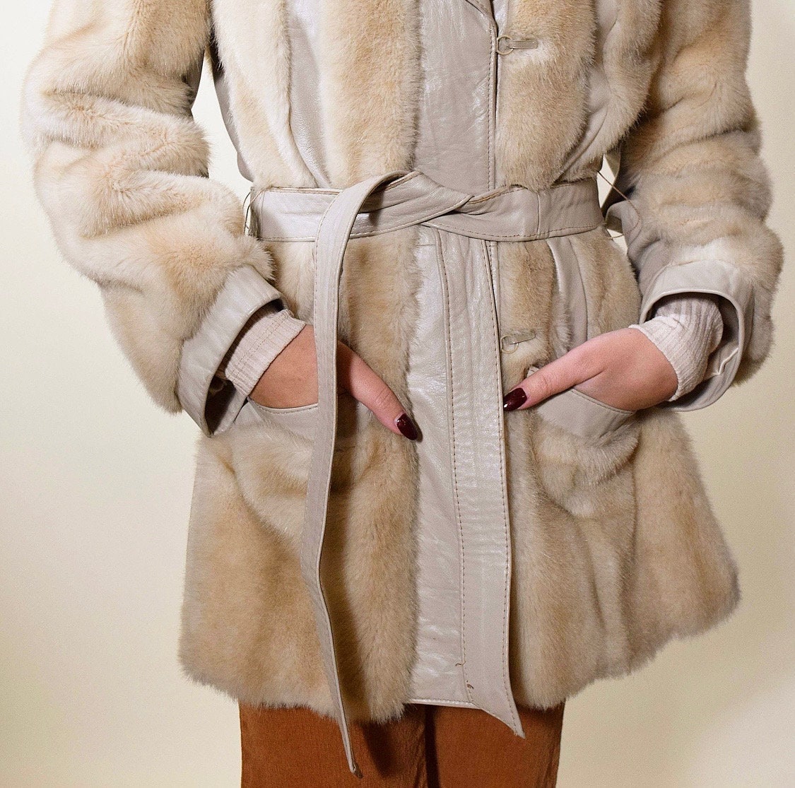 1970s vintage faux fur leather beige/taupe coat women's size small