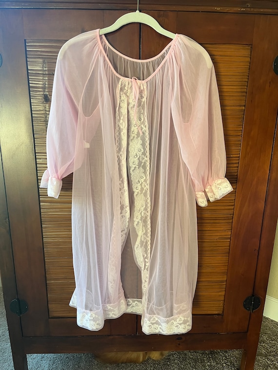 1960 pink nylon lace robe size Size small