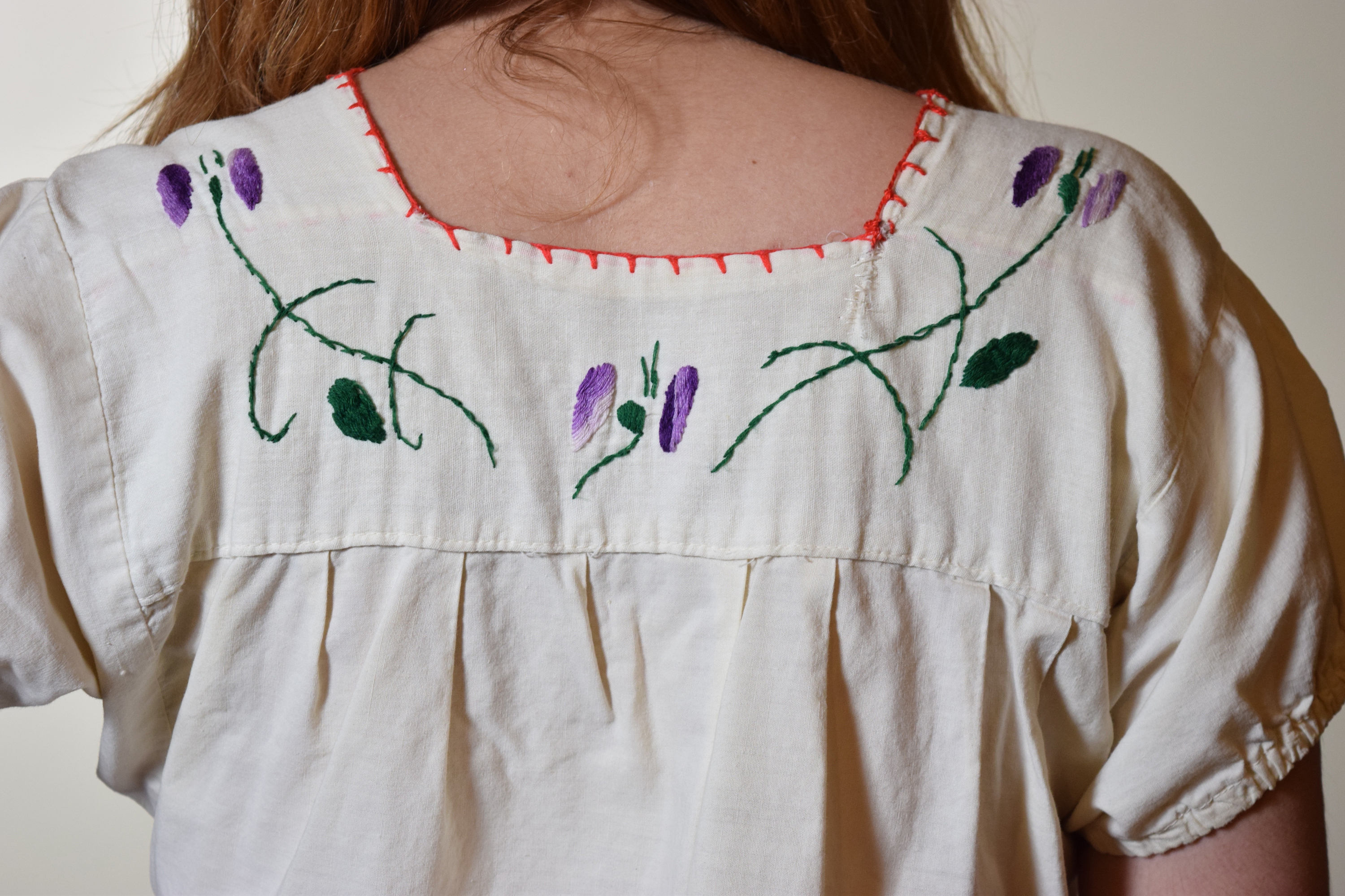 1960's floral embroidered hippie bohemian classic peasant smock blouse