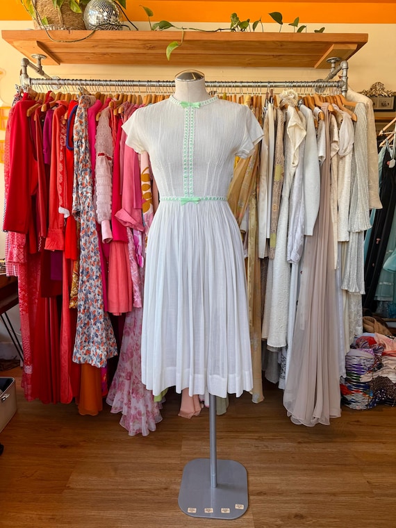 1940s Off White Day Dress with Green Trim and Bow Detail