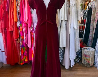 Mono con capucha color granate de los años 70 - El ángel de Charlie