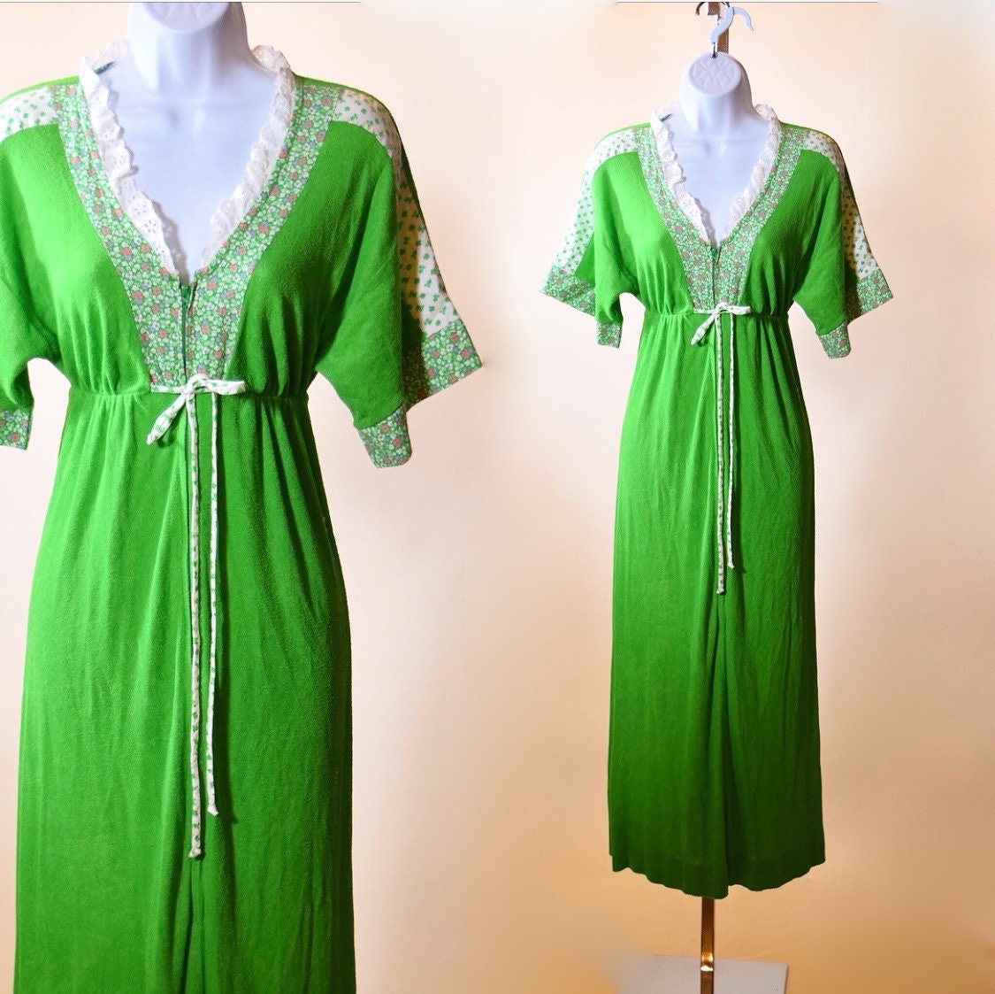 1970s vintage green terry cloth robe with floral and eyelet trim women