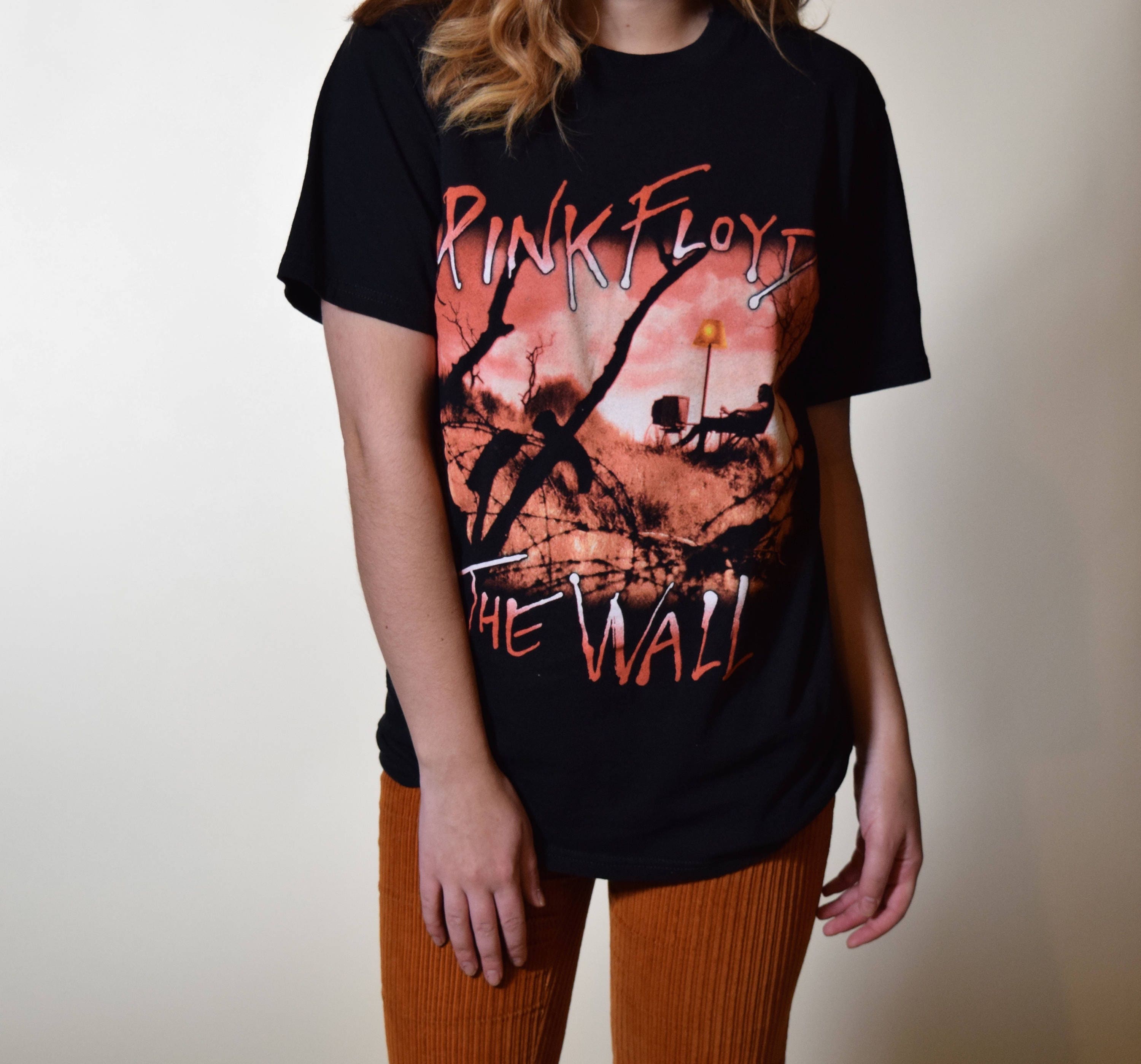 Pink Floyd vintage 90's The Wall band graphic tee shirt unisex small