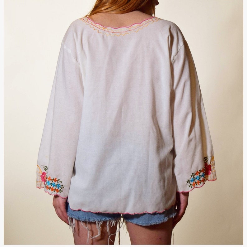 Vintage one of a kind floral embroidered cotton white peasant long sleeve blouse women/'s size medium