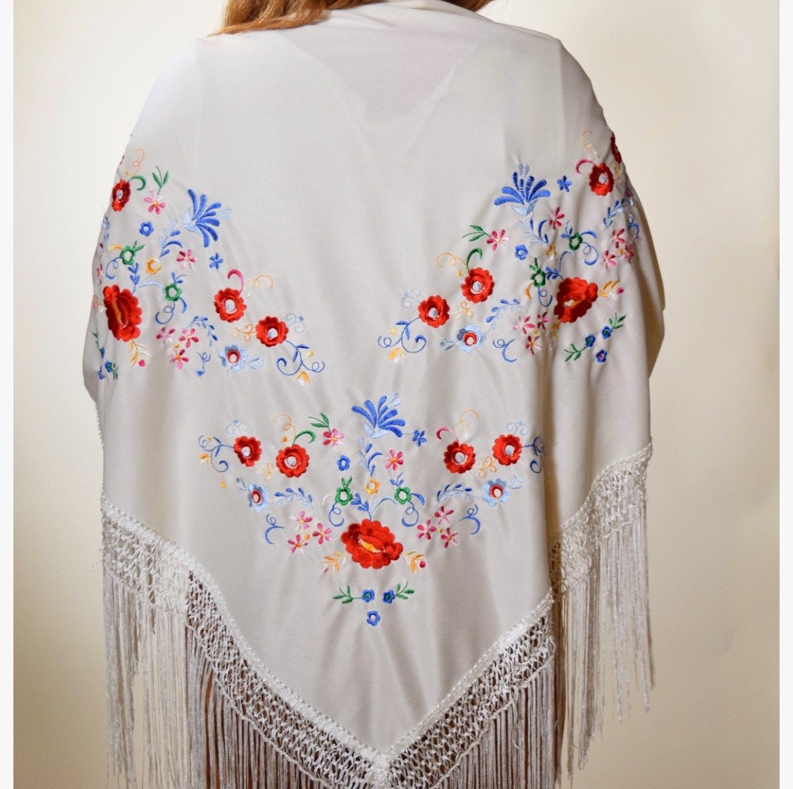 1970s vintage floral embroidered bohemian hipipe fringe kimono /shawl