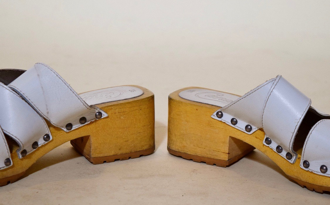 Vintage Candies white leather wooden chunky 2 heel slide on sandals women s US size 6.5