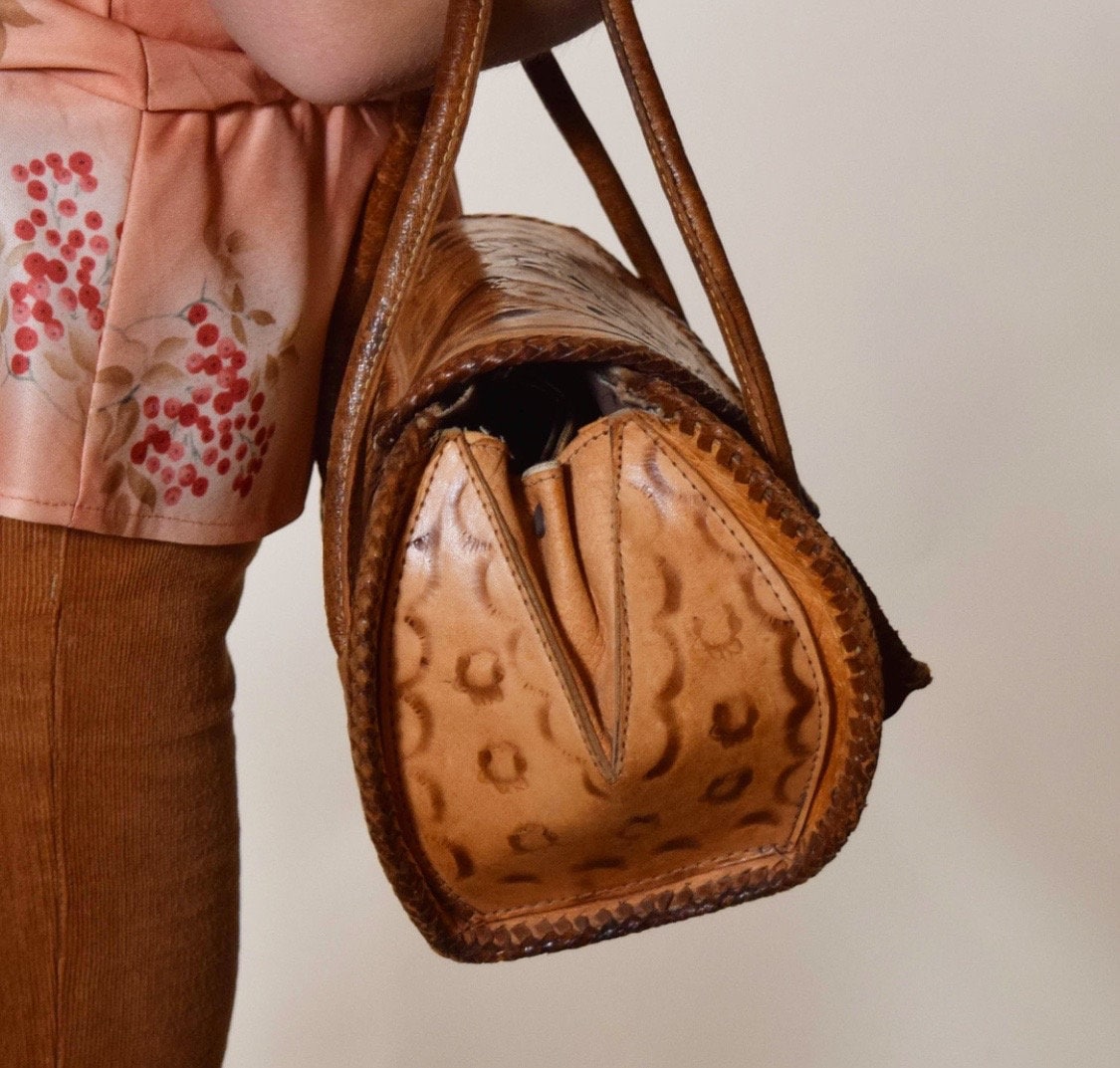 Vintage classic leather tooled floral top handle purse made in Mexico
