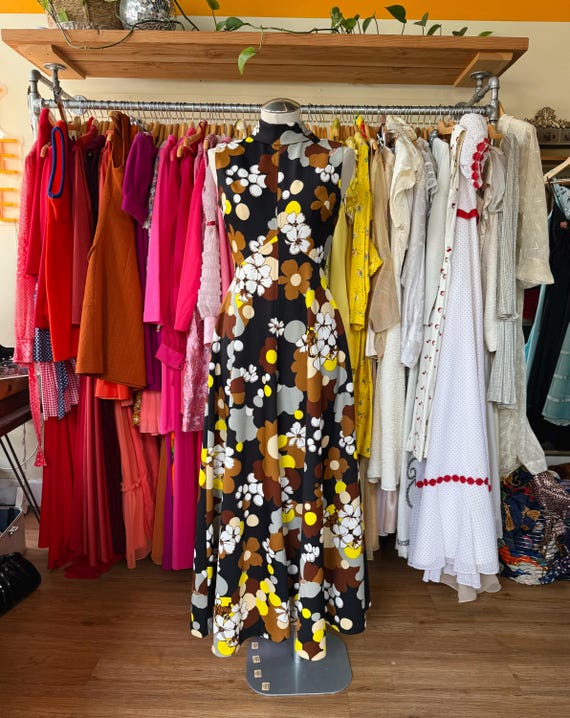 Vintage 1970s floral sleeveless maxi dress