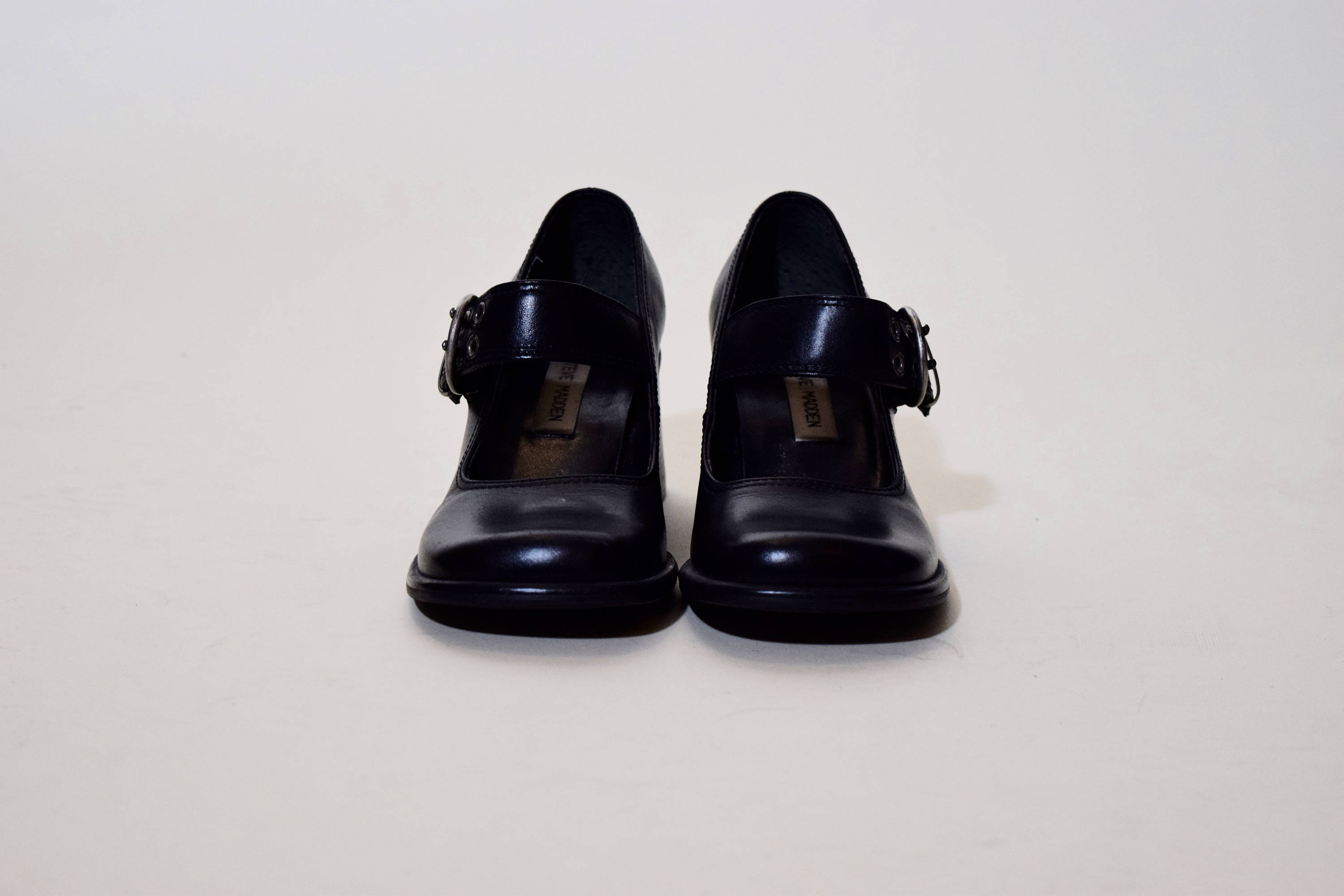 1990's authentic vintage Steve Madden Classic black leather Mary Jane style with Chunky 2.5 