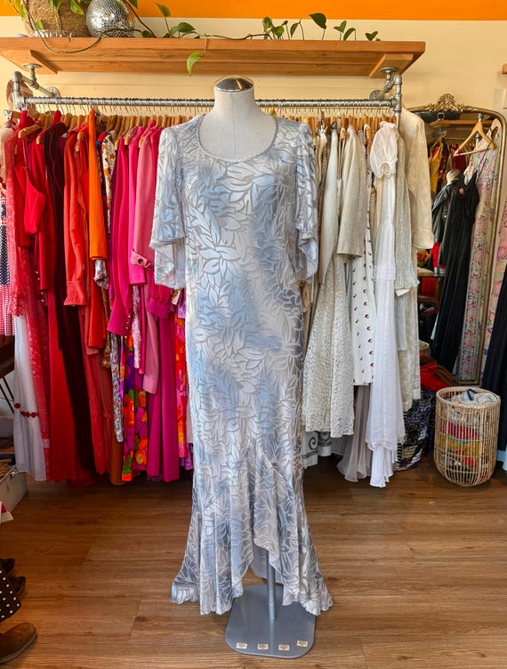 Blue Gray Maxi Dress – Velvety Raised Floral Decoration, 42 Length