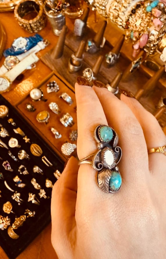 Rare silver, turquoise and mother of pearl ring size 6.5