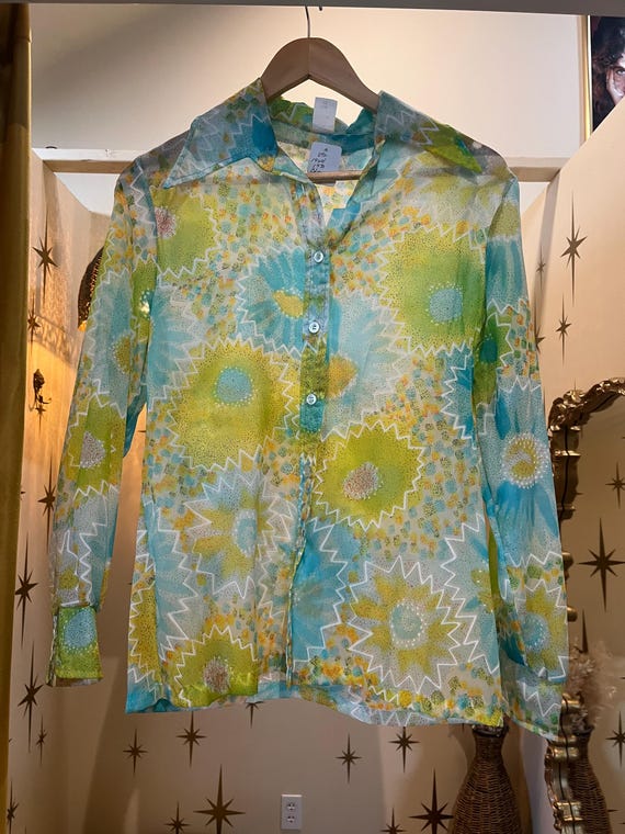 Gorgeous 1970s flower semi sheer blouse