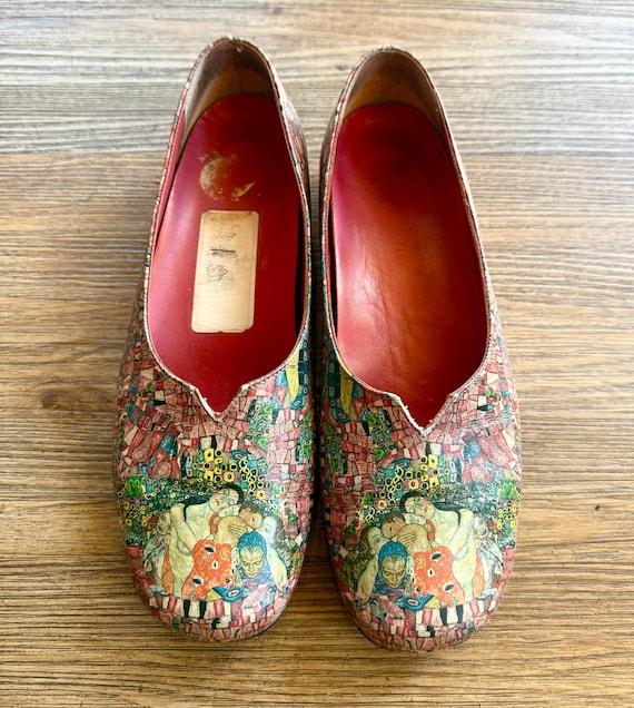 Rare y2k custom artist flats - icon shoes size 6