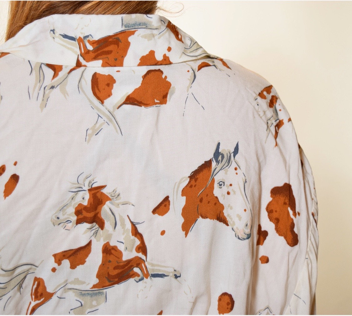 1970s/8s authentic vintage horse / equestrian print oversized button