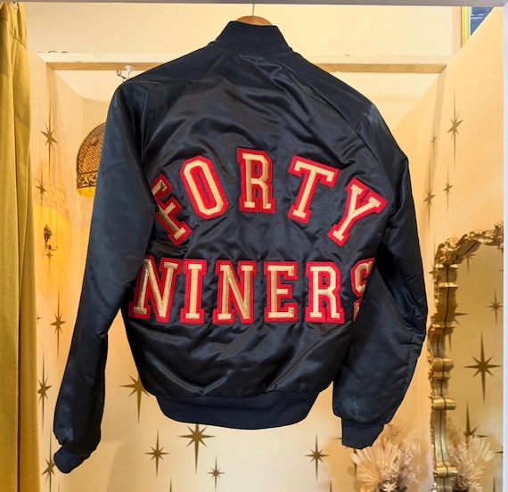Very rare 1980s 49er jacket. Team of the 80s Super Bowl chalk line brand - small