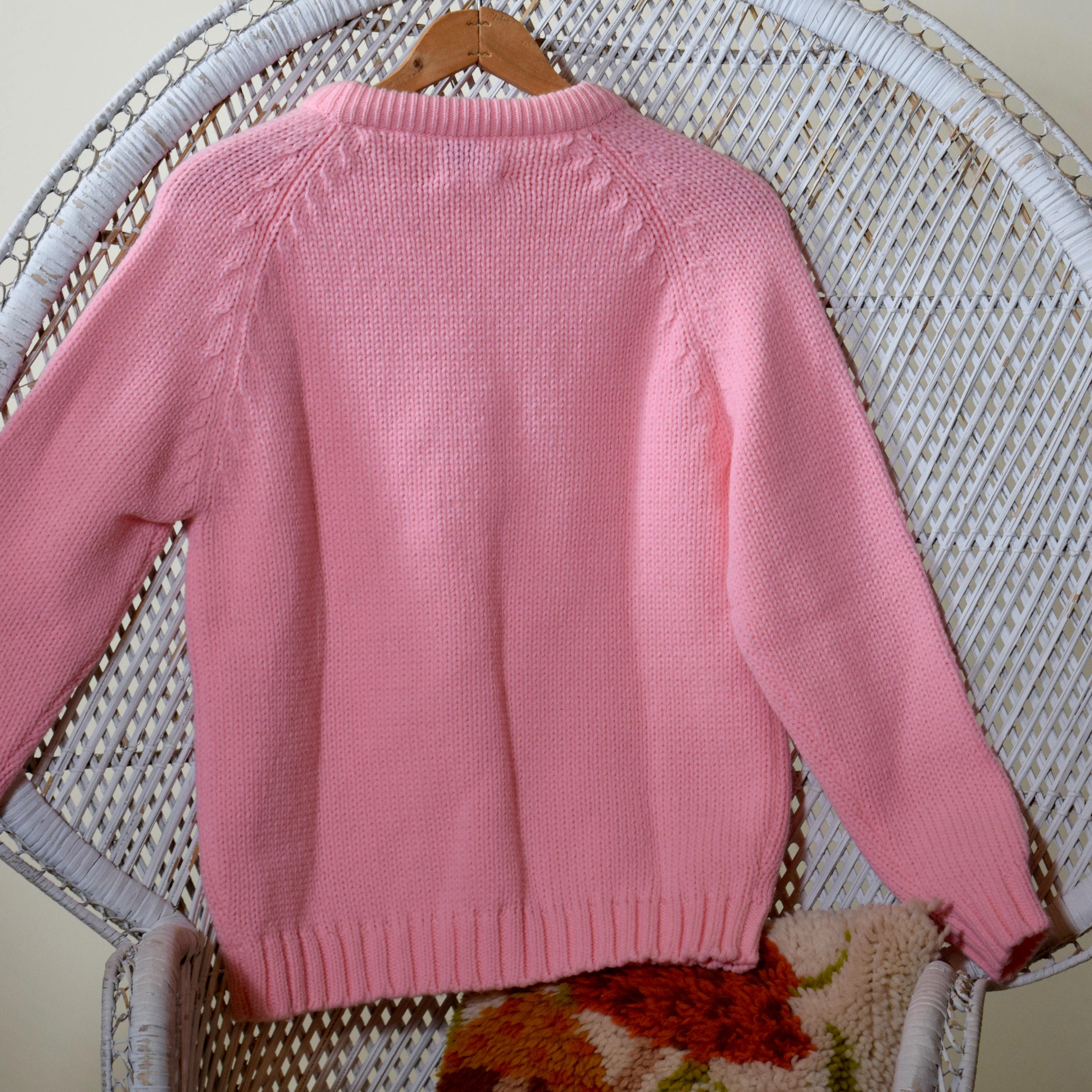1960's authentic vintage virgin acrylic light pink pullover preppy