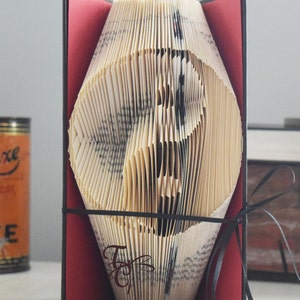 Gevouwen boek Art - Yin Yang - boek Sculpture - Unique - Christmas - verjaardag - inspirerende - boek vouwen
