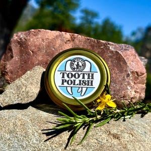 Tooth Polishing Powder • Black Walnut, Myrrh Resin, Wyoming Clay, Activated Charcoal • NO Essential Oils • Removes Coffee & Tea Stains