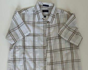 Vintage Van Heusen oxford / 70s paper thin short sleeve button up collar shirt / mens large