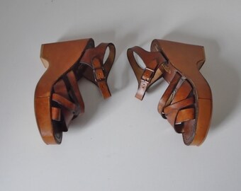 thom mcan sandals