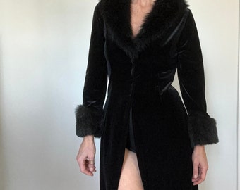 True vintage velvet robe, long black faux fur trim, 1970s does 1920s Hollywood glamour, sexy goth witch, USA made Club 408, womens medium