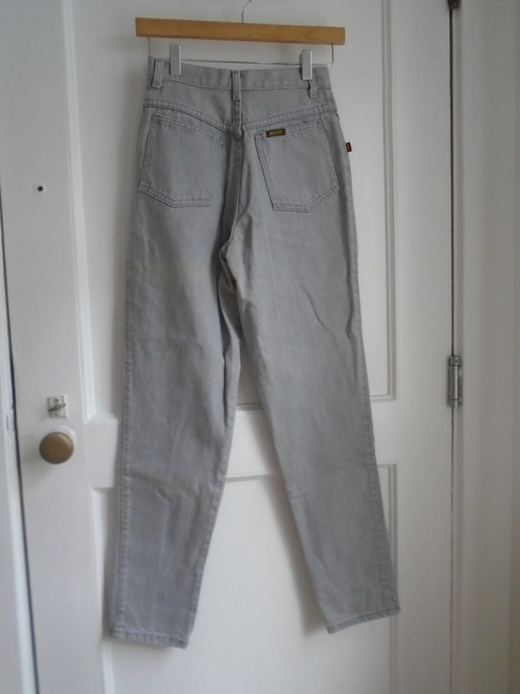 90s Sasson high waist tapered mom jeans light gra… - image 3