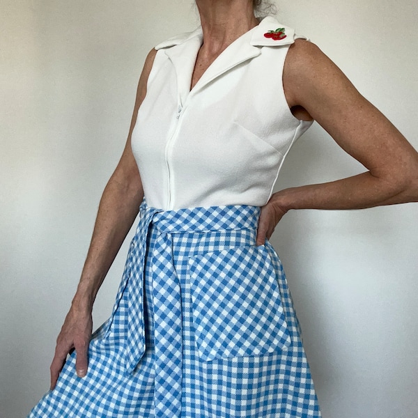 Vintage 70s blue white check summer midi dress / Sleeveless poly knit picnic bbq skorts / Size 10 US medium