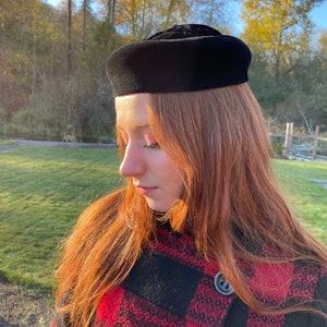 Bonwit Teller Vintage Luxury Pillbox Hat