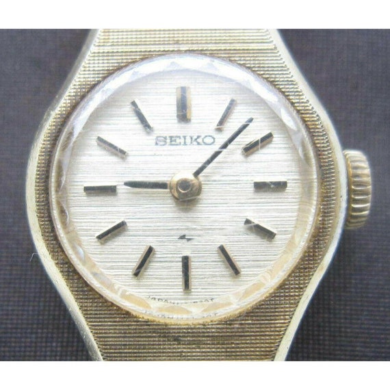 Womens Vintage Seiko Analog Dial Hand Wind Casual 