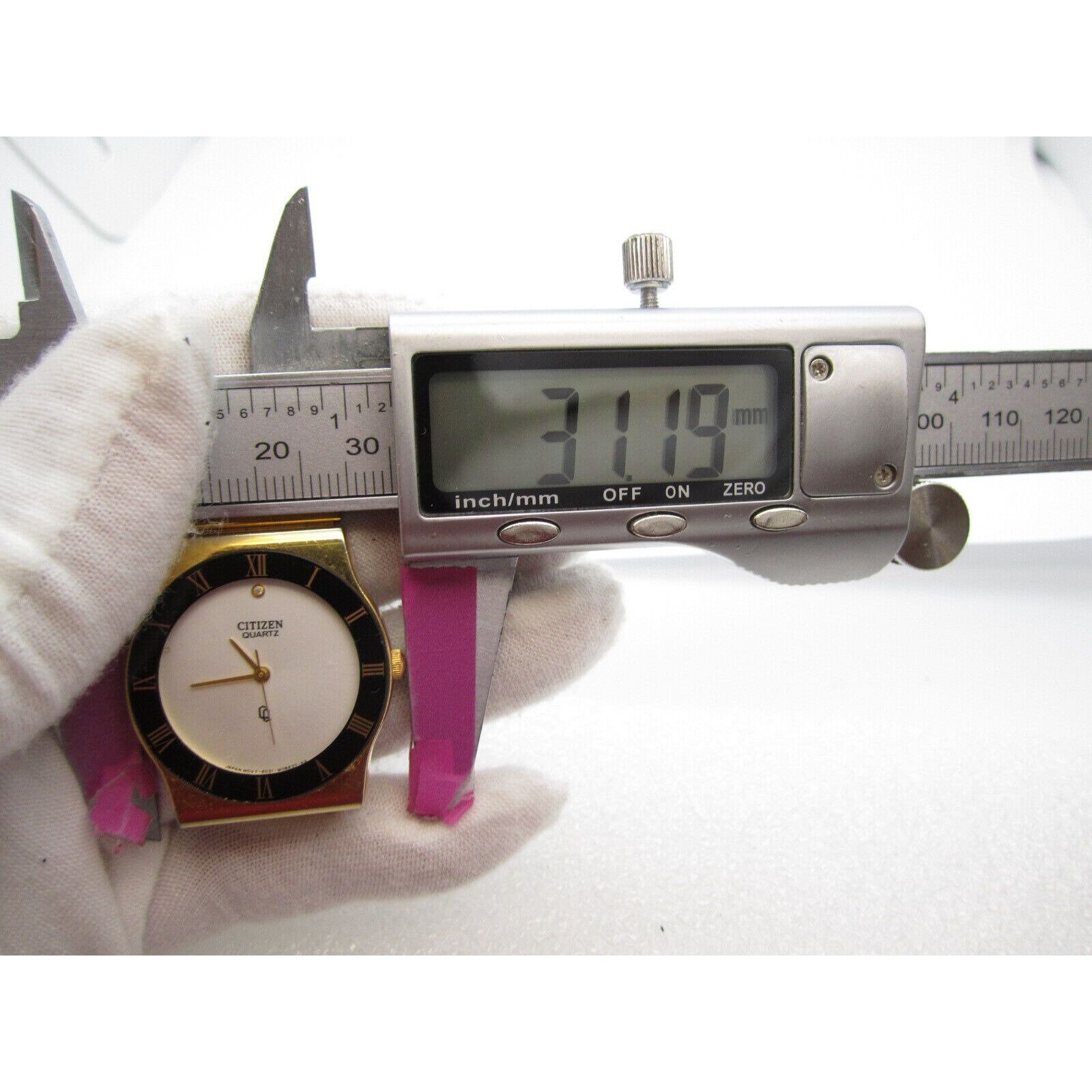 Vtg Women Citizen Quartz WR Analog 31mm Dial Causal Round Watch (G81) 6031 Vtg Women Citizen Quartz WR Analog 31mm Dial Causal Round  main image 4