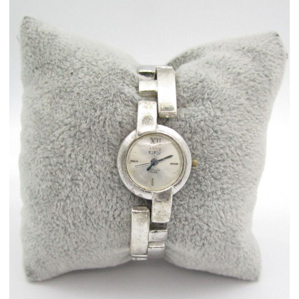 Women Seiko Quartz WR Analog 22mm Round Watch (H580) \