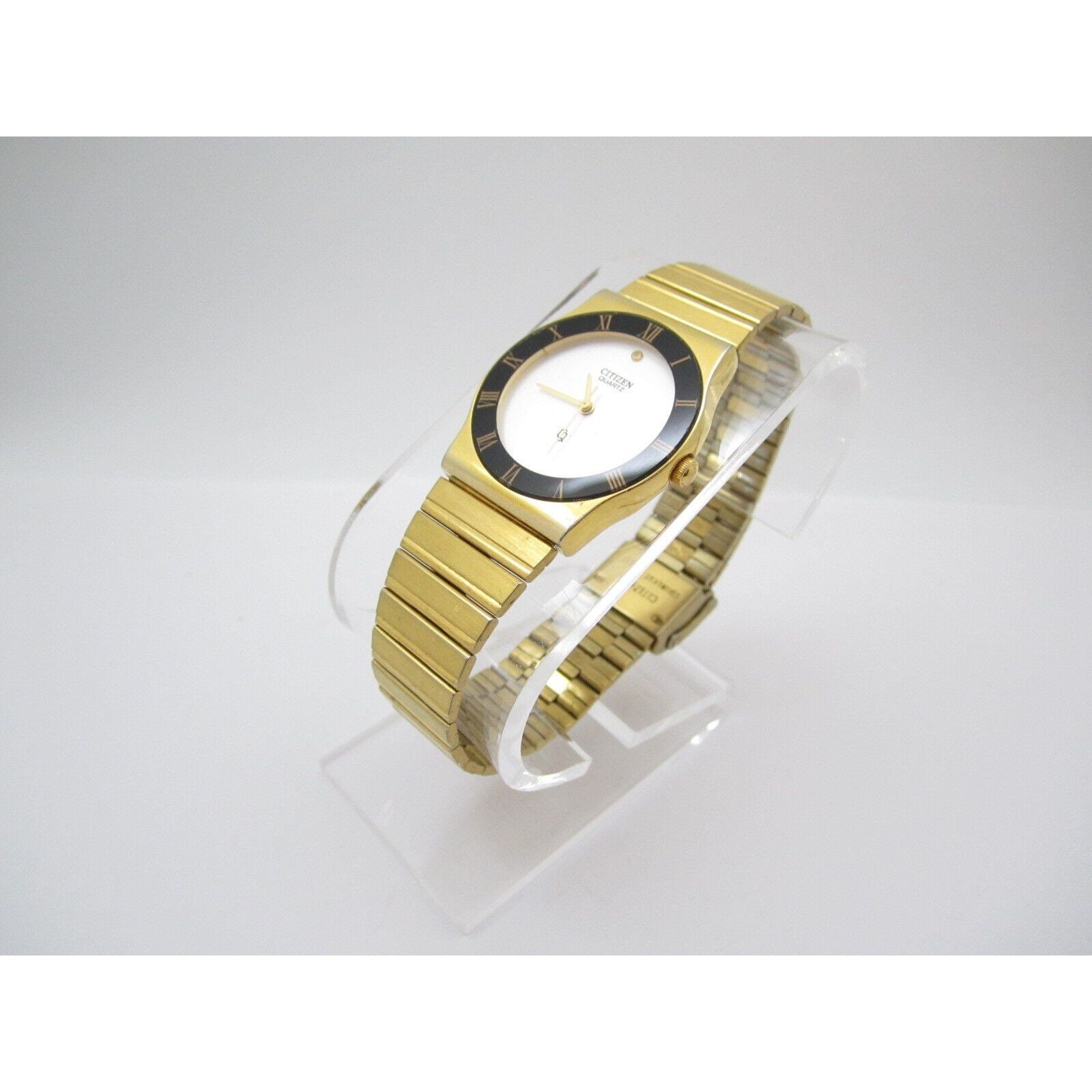 Vtg Women Citizen Quartz WR Analog 31mm Dial Causal Round  display picture 1