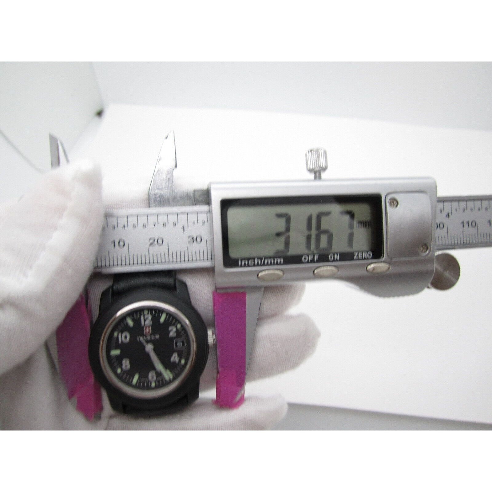 Women Victorinox Swiss Quartz WR Analog 31mm Dial Causal  display picture 2